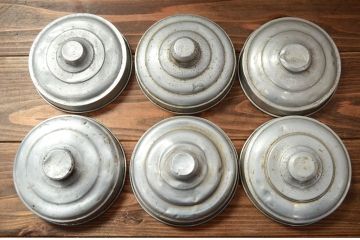 アンティーク雑貨　昭和レトロ　古い駄菓子屋の6連ガラス瓶(猫ビン)