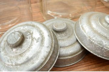 アンティーク雑貨　昭和レトロ　古い駄菓子屋のガラス瓶(ビン)3個セット