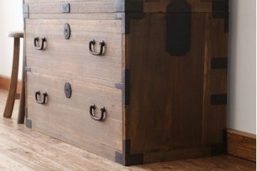 アンティーク家具　☆アンティーク　高級品!上質な作りの総桐二段重ね時代箪笥(桐箪笥、桐たんす)