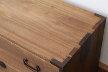 アンティーク家具　☆アンティーク　高級品!上質な作りの総桐二段重ね時代箪笥(桐箪笥、桐たんす)