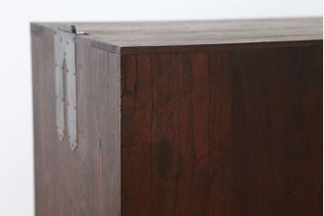 アンティーク家具　アンティーク　可愛いデザイン!シンプルな脚付ローチェスト(ローボード)?