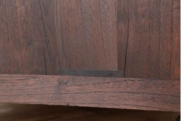 アンティーク家具　アンティーク　可愛いデザイン!シンプルな脚付ローチェスト(ローボード)?