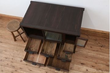 アンティーク家具　アンティーク　古い木のモールガラス収納棚