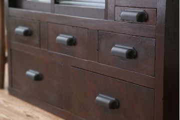 アンティーク家具　アンティーク　古い木のモールガラス収納棚