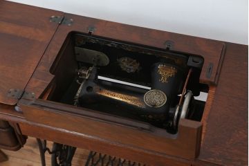 アンティーク家具　アンティーク　Singer  足踏みシンガーミシン