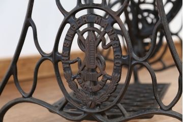 アンティーク家具　アンティーク　Singer  足踏みシンガーミシン
