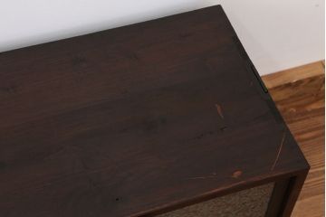 アンティーク家具　アンティーク　可愛いデザイン!シンプルな脚付ローボード(6)