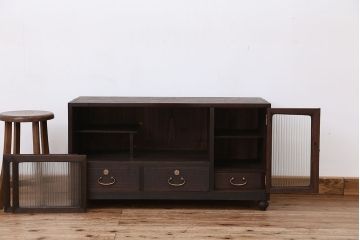 アンティーク家具　アンティーク　可愛いデザイン!脚付ローボード?