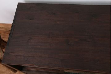 アンティーク家具　アンティーク　可愛いデザイン!脚付ローボード?