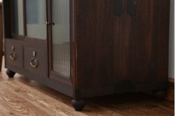アンティーク家具　アンティーク　可愛いデザイン!脚付ローボード?