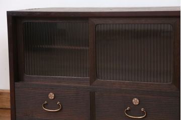 アンティーク家具　アンティーク　可愛いデザイン!脚付ローボード?