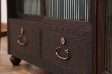 アンティーク家具　アンティーク　可愛いデザイン!脚付ローボード?