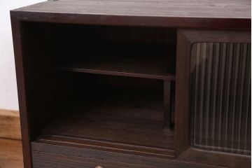アンティーク家具　アンティーク　可愛いデザイン!脚付ローボード?