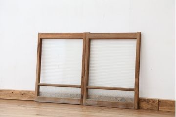 アンティーク雑貨　アンティーク　古い木味の小振りなモールガラス引き戸　2枚セット(ガラス戸、窓)