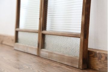 アンティーク雑貨　アンティーク　古い木味の小振りなモールガラス引き戸　2枚セット(ガラス戸、窓)