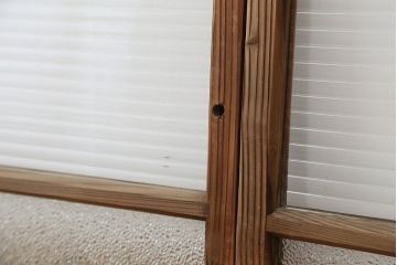 アンティーク雑貨　アンティーク　古い木味の小振りなモールガラス引き戸　2枚セット(ガラス戸、窓)