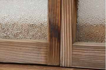 アンティーク雑貨　アンティーク　古い木味の小振りなモールガラス引き戸　2枚セット(ガラス戸、窓)
