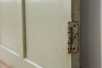 アンティーク　ペンキの剥げたダイヤガラスドア　1枚(扉)