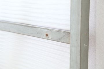 アンティーク　素敵なデザイン!古い木味のペンキの剥げたモールガラスドア1枚(扉)