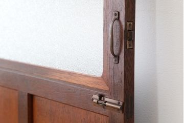 アンティーク　可愛いデザイン!古い木のダイヤガラスドア(扉)　1枚