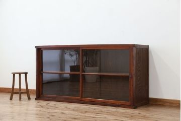 アンティーク家具　アンティーク　古い木の大振りな収納棚?