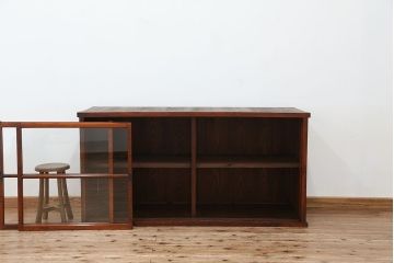 アンティーク家具　アンティーク　古い木の大振りな収納棚?