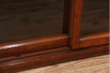 アンティーク家具　アンティーク　古い木の大振りな収納棚?