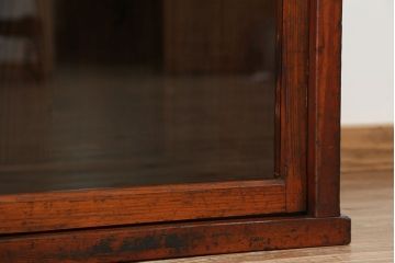 アンティーク家具　アンティーク　古い木の大振りな収納棚?