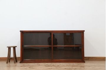 アンティーク家具　アンティーク　古い木の大振りな収納棚?