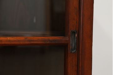 アンティーク家具　アンティーク　古い木の大振りな収納棚?