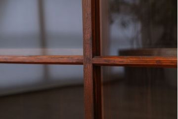 アンティーク家具　アンティーク　古い木の大振りな収納棚?