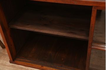 アンティーク家具　アンティーク　古い木の大振りな収納棚?