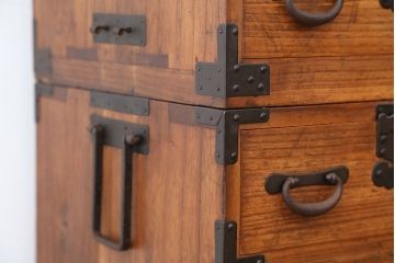 アンティーク家具　古民具・骨董　特別注文造り　総桐!金具の立派な二段重ね帳場箪笥(桐箪笥、桐たんす)