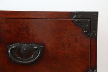 アンティーク家具　古民具・骨董　重厚!分厚い金具の全面ケヤキ特注仙台箪笥(直し有)