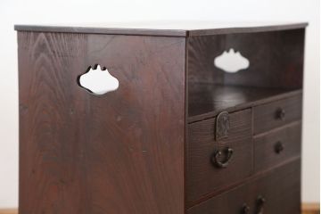 アンティーク家具　アンティーク　高級品!上質な作りの小引き出し(飾り棚、小箪笥)