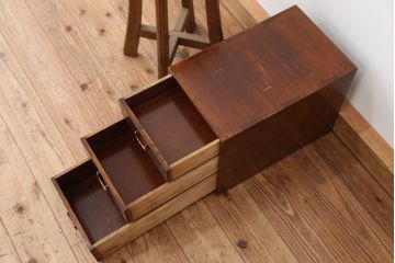 アンティーク家具　アンティーク　古い栗材の上質な3杯小引き出し