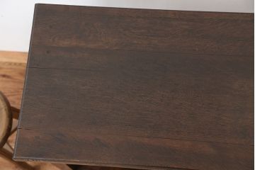 アンティーク家具　アンティーク　総楢材!古い洋館の上質なサイドテーブル