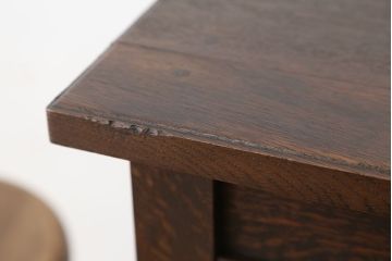 アンティーク家具　アンティーク　総楢材!古い洋館の上質なサイドテーブル