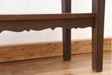アンティーク家具　アンティーク　総楢材!古い洋館の上質なサイドテーブル