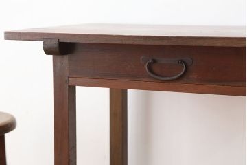 アンティーク家具　アンティーク　古い木の小振りなテーブル(作業台、机)