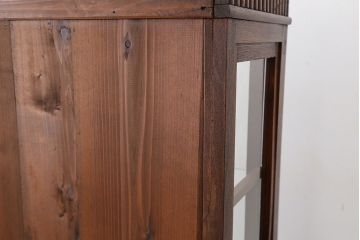 アンティーク家具　アンティーク　素敵なデザイン!古いタバコ屋の三面ガラス　ガラスケース(飾り棚、食器棚)