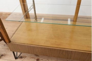レトロ家具　アンティーク　古い駄菓子屋のレトロなガラスケース(ショーケース)