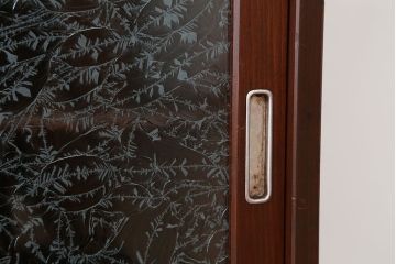 アンティーク家具　アンティーク　古い木のシンプルな結霜ガラス下駄箱(収納棚)