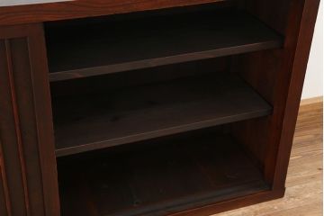 アンティーク家具　アンティーク　前面欅!旧家の味わい深い縦桟引き戸収納箪笥サイドボード(下駄箱、水屋箪笥)