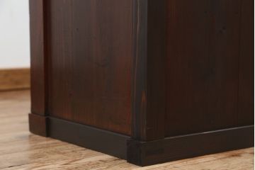 アンティーク家具　アンティーク　前面欅!旧家の味わい深い縦桟引き戸収納箪笥サイドボード(下駄箱、水屋箪笥)