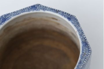 アンティーク雑貨　古民具・骨董　古い唐木・花梨葡萄杢　煙草盆(伊万里火入、カリン材)