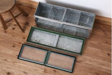 レトロ家具　昭和レトロ　古い商店のブリキガラスケース