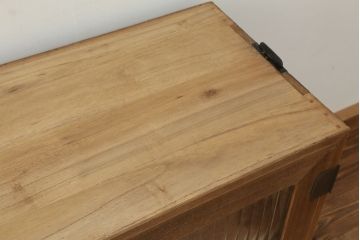 アンティーク家具　アンティーク 古い木味のモールガラス脚付きローボード