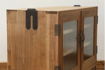 アンティーク家具　アンティーク 古い木味のモールガラス脚付きローボード