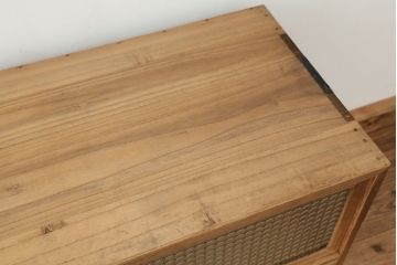 アンティーク家具　アンティーク 素敵なデザイン!古い木味のチェッカーガラスローボード